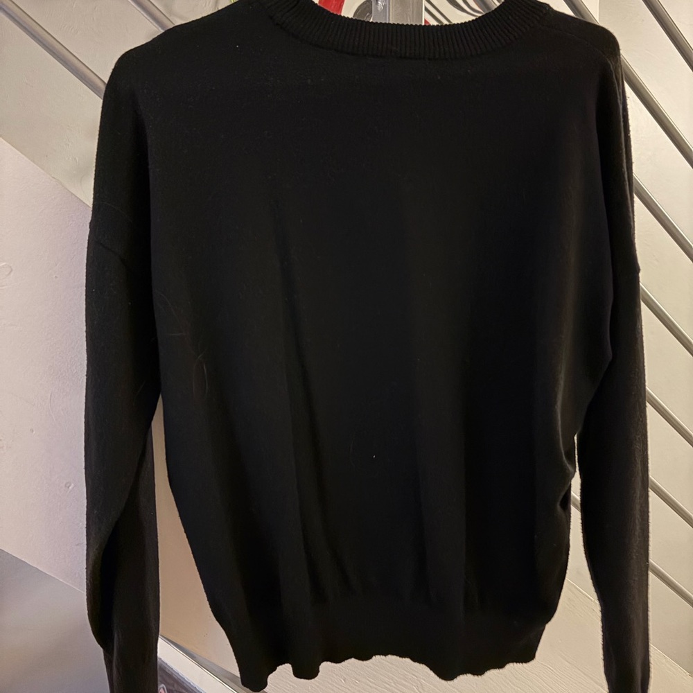 T Tahari Men's Classic Black Crewneck Sweater